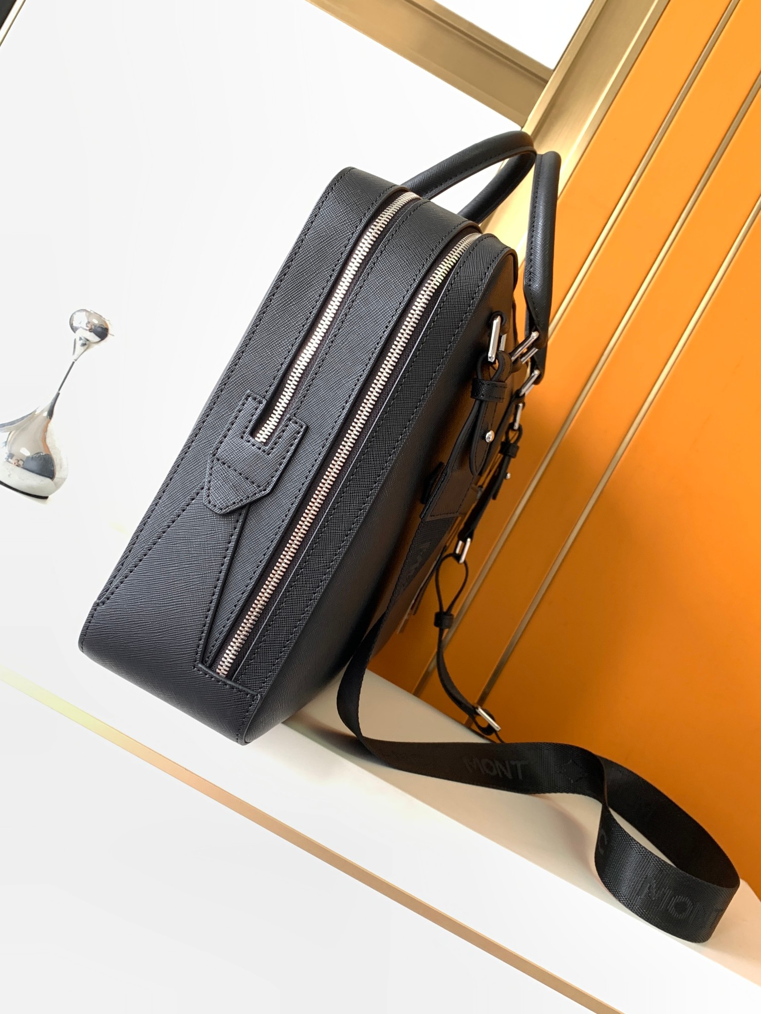 Luxury Men's Top-Handle Bags P - Luxury Bags 2026 のレビューと価格