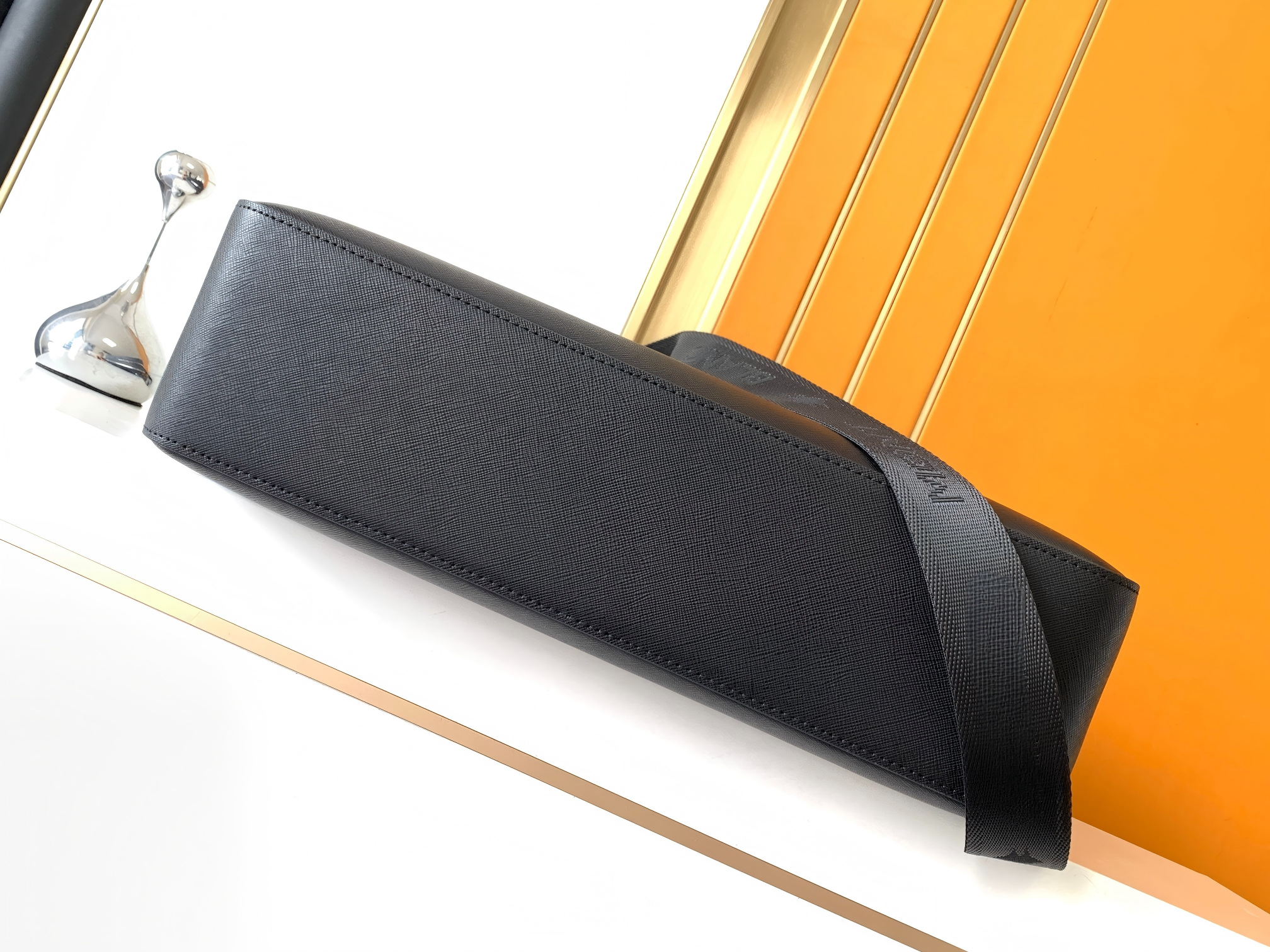 Luxury Men's Top-Handle Bags P - Luxury Bags 2026 のレビューと価格