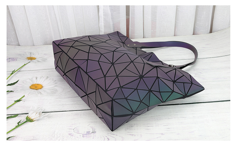 Summer 2026 Women's Geometric  - Luxury Bags 2026 のレビューと価格