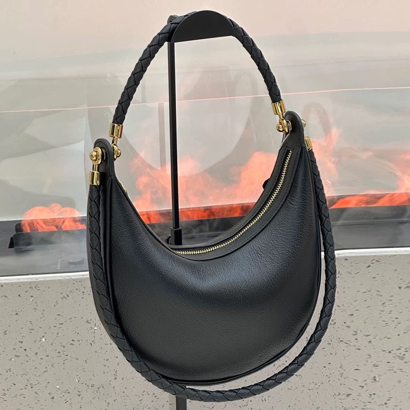 Classic Round Moon Slim Bags F - Luxury Bags 2026 のレビューと価格