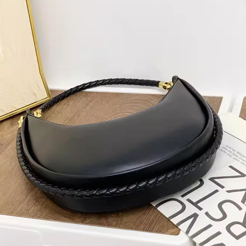 Classic Round Moon Slim Bags F - Luxury Bags 2026 のレビューと価格
